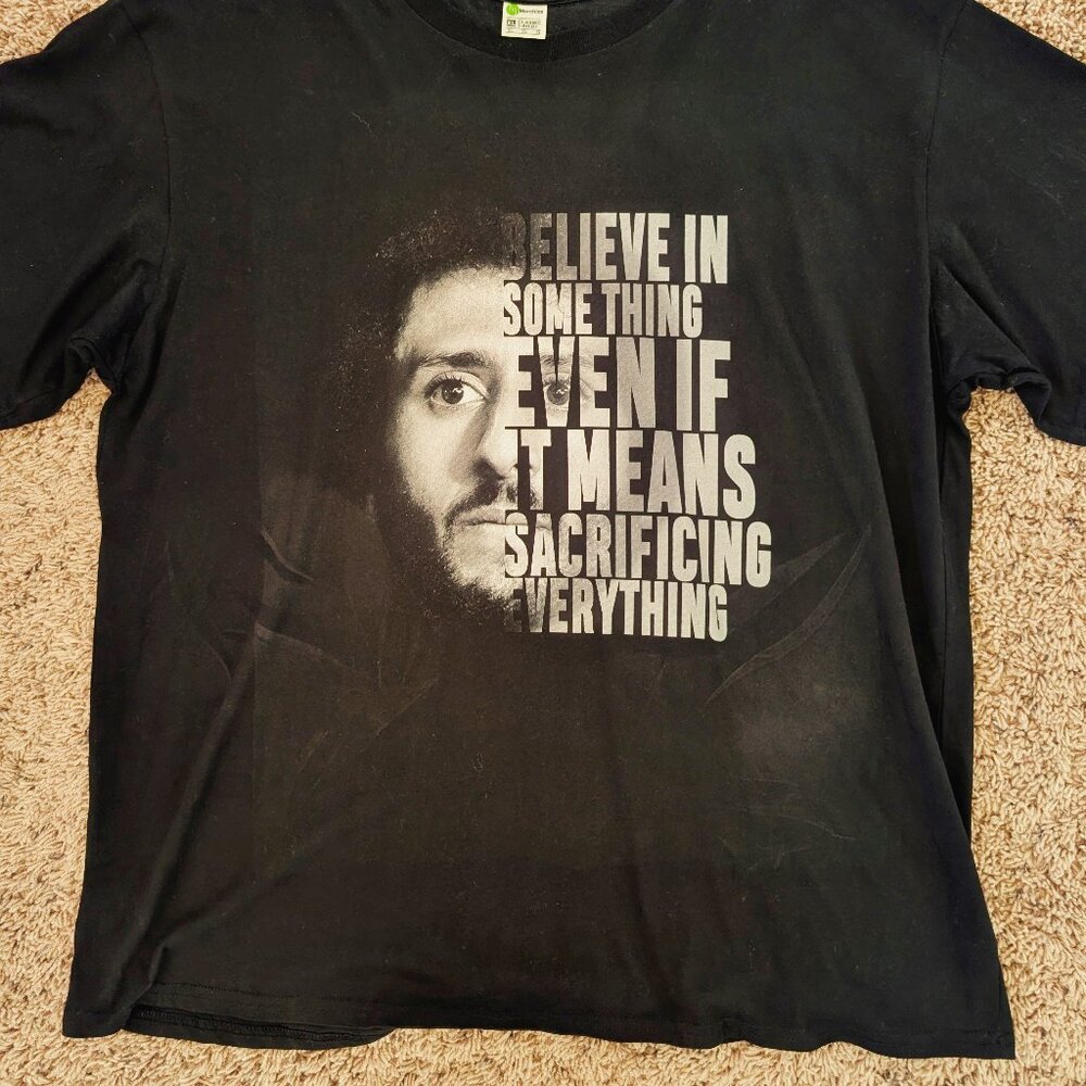 Nike Colin Kaepernick Short Sleeve T Shirt XL Believe in Something Even if it Me